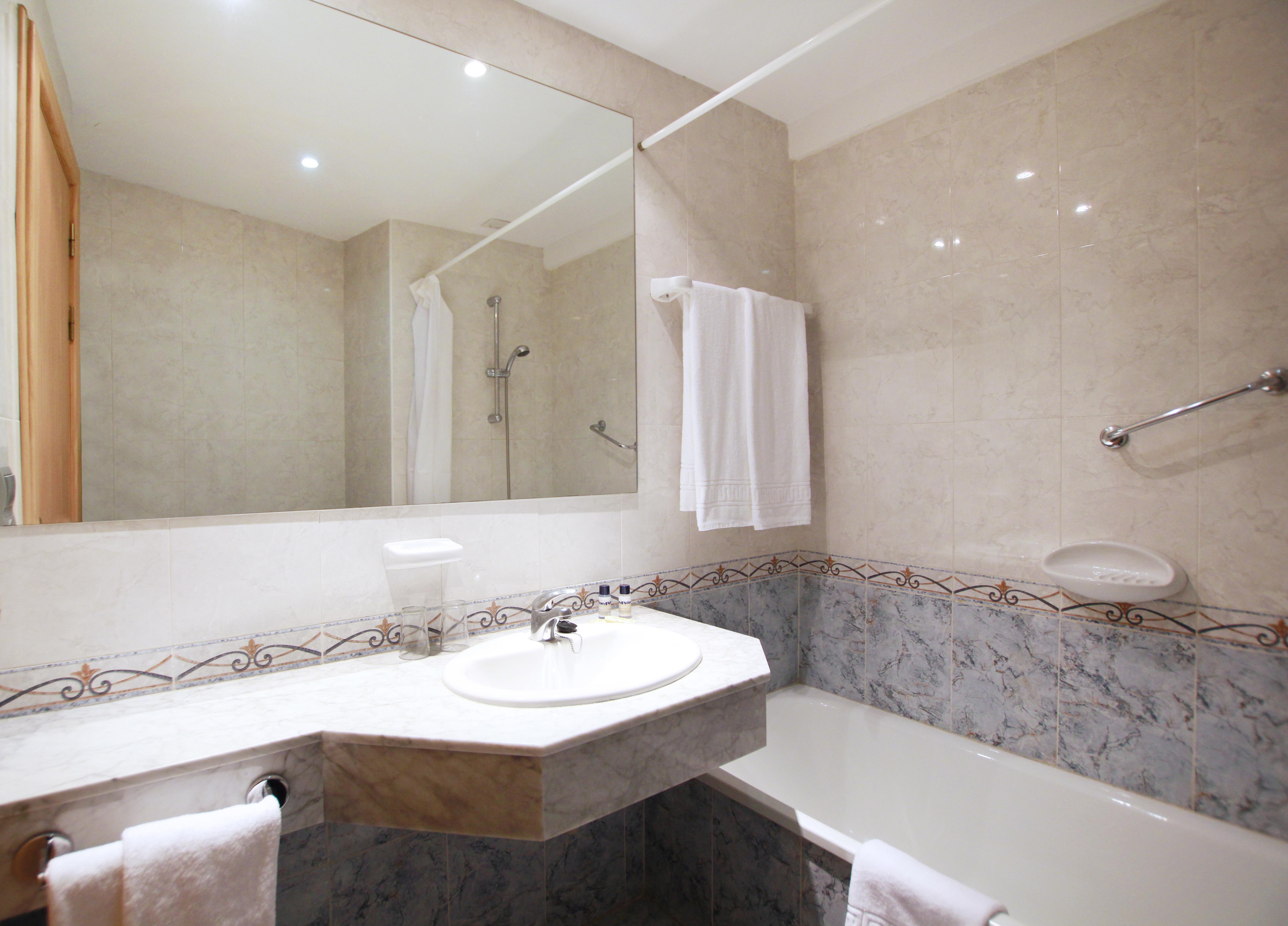 Medplaya Hotel Balmoral Benalmadena Bagian luar foto